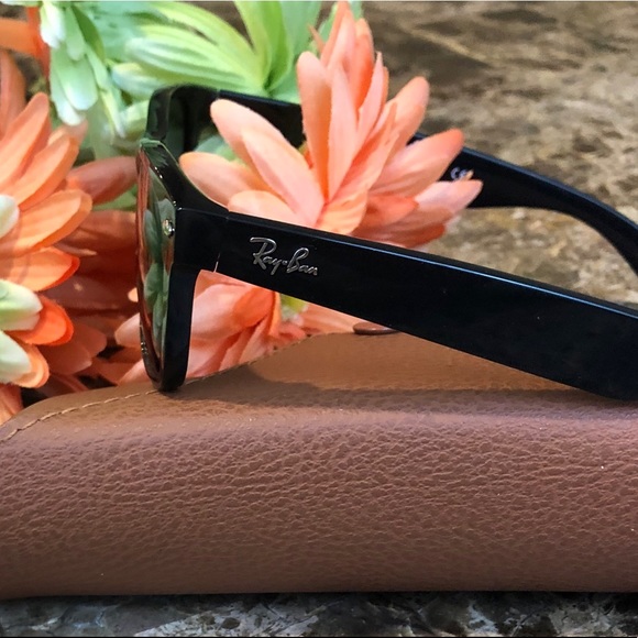 ❗️SOLD❗️ Ray•Ban Wayfarer Classic Black Sunglasses - Picture 6 of 8